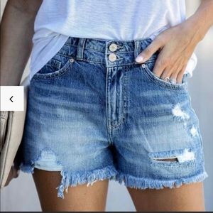 Kancan relaxed fit size medium shorts from VICI